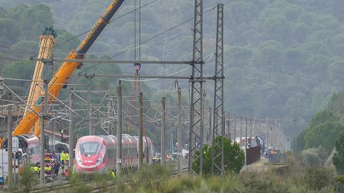Mecanicii de tren spanioli declanșează o grevă de trei zile după accidentele feroviare soldate cu 46 de morți / Sindicatul cere standarde de siguranță mai bune pentru lucrători și pasageri