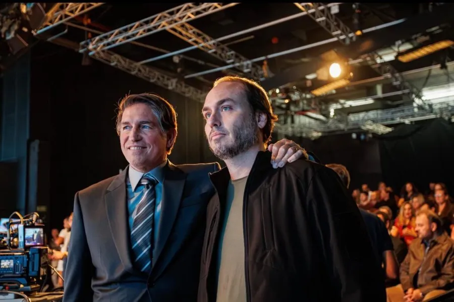 Jim Caviezel și Carlos Bolsonaro