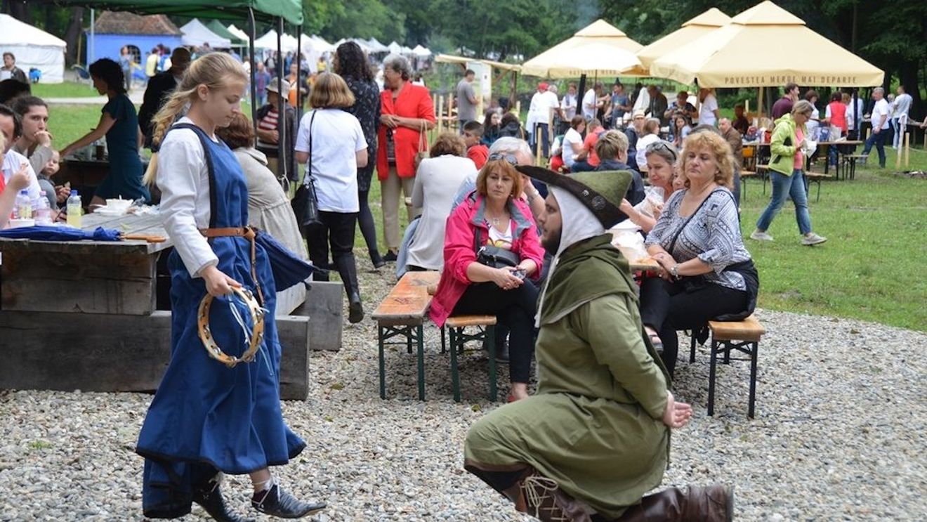 Vineri începe la Sibiu Festivalul Hungarikum / Pălincă, gulaș, paprikás, muzică și dansuri maghiare