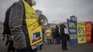 Sindicatele profesorilor amenință cu greva generală, ca reacție la declarațiile ministrului Ligia Deca de eliminare a salarizării din proiectul legii educației