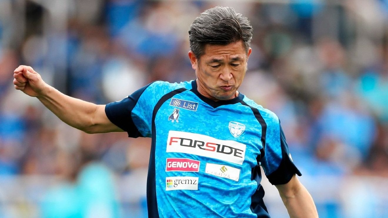 Kazuyoshi Miura (53 ani), cel mai în vârstă jucător titular din campionatul nipon de fotbal