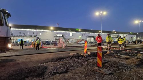 Consiliul Judeţean Iaşi: Lucrările la parcarea nouă de la aeroport s-au finalizat în ultimele zile ale anului 2023 / Se face recepţia lucrărilor la noul terminal / Prima cursă din noul terminal, în mai