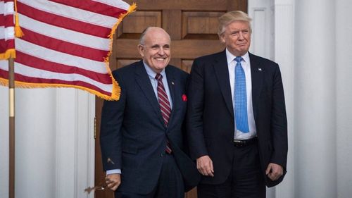 Fostul primar al New Yorkului Rudy Giuliani, spitalizat cu fractură de coloană după un accident auto