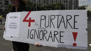Sindicatele din Educaţie reîncep protestele pe fondul măsurilor ce se preconizează că vor fi luate împotriva cadrelor didactice pentru reducerea deficitului bugetar