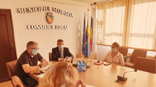 Pandemia de COVID-19 a lăsat Primăria Slobozia fără conducere / Primarul și viceprimarul, infectați cu coronavirus