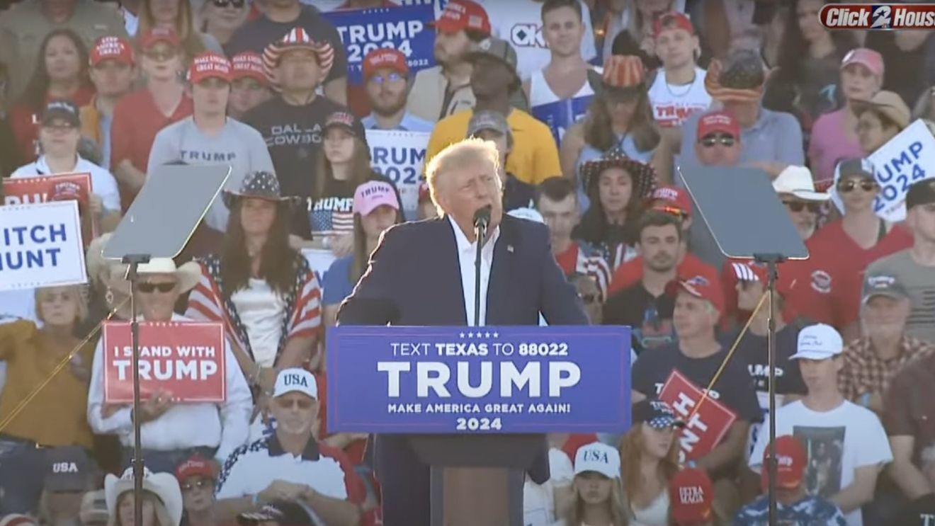 SUA: La un miting de campanie în oraşul Waco din Texas, Donald Trump şi-a proclamat nevinovăţia: „Procurorul districtual din New York, sub auspiciile şi îndrumarea departamentului injustiţiei din Washington DC, anchetează asupra mea ceva care nu este nici o crimă, nici un delict”