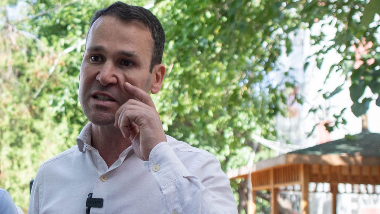 Ciolacu, Ciucă și Cîrstoiu, la lansarea candidaturii pentru un nou mandat de primar al Sectorului 3 a lui Robert Negoiță, proaspăt operat la un picior