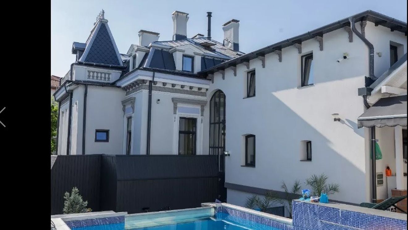 Claudiu Manda a cumpărat un imobil în centrul Craiovei prezentat pe OLX cu finisaje de lux - robinete cu foiță de aur și clanțe cu Swarovski. Manda: ”Nu cred, nu am verificat dacă e așa. Am împrumutat bani pentru achiziție, o parte îi voi returna după nuntă”