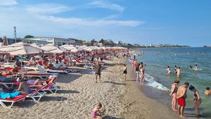 De Rusalii, peste 80 de mii de turişti sunt aşteptaţi pe litoralul românesc / Ce tarife sunt la cazare