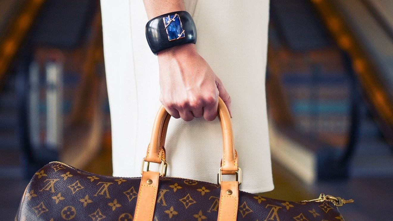 Medaliile şi torţele pentru Jocurile Olimpice şi Paralimpice de la Paris vor fi transportate în valize Louis Vuitton