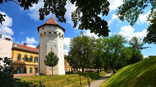 Turnul Sfatului: Consiliul Județean Sibiu cheltuie jumătate de milion de euro pentru un proiect ratat de 100 de milioane / Administrația județeană suplimentează bugetul unei firme de proiectare, deși proiectul este respins de Ministerul Proiectelor Europene