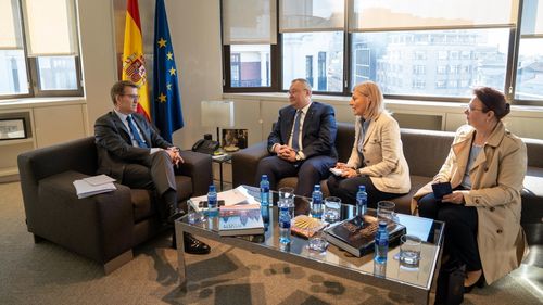 Nicolae Ciucă, întâlnire cu preşedintele Partidului Popular din Spania: L-am rugat ca partidul său să sprijine acordarea dublei cetăţenii pentru români şi să îndrepte regimul de taxare la care este supusă Biserica Ortodoxă