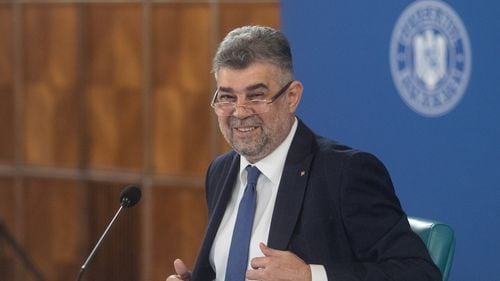 Ciolacu: „Câtă manipulare pe social media că se termină cu cash-ul. Oamenii vor vedea că nu vor avea de suferit. Doar cei care iau șpăgi nu vor mai putea să le cheltuiască. E totul bine gândit, se vor expune dacă încep să cheltuiască șpăgile”