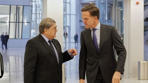 Ministrul de Externe, Emil Hurezeanu, prima întâlnire cu Secretarul General al NATO, Mark Rutte: România este pe deplin conștientă de faptul că cheltuielile de apărare trebuie să corespundă amenințărilor actuale