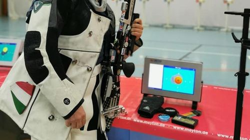 Un maghiar, multiplu campion mondial la tir, devine cetățean român. A fost implicat într-un scandal la Cupa Mondială din acest an, după ce conaționalii săi nu au vrut să mai participe alături de el în concurs