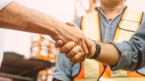 Legea din România separă parteneriatele public-private de concesiuni, riscând excluderea unor potențiale proiecte de succes și limitarea accesului la finanțare pentru altele – avocați