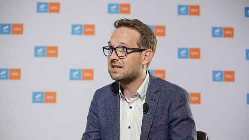 Primarul Dominic Fritz şi viceprimarul Ruben Laţcău, audiaţi la Poliţie, ca martori, după ce un angajat al Primăriei Timișoara și-a pierdut postul în urma reorganizării: „Această plângere este de fapt o răzbunare”