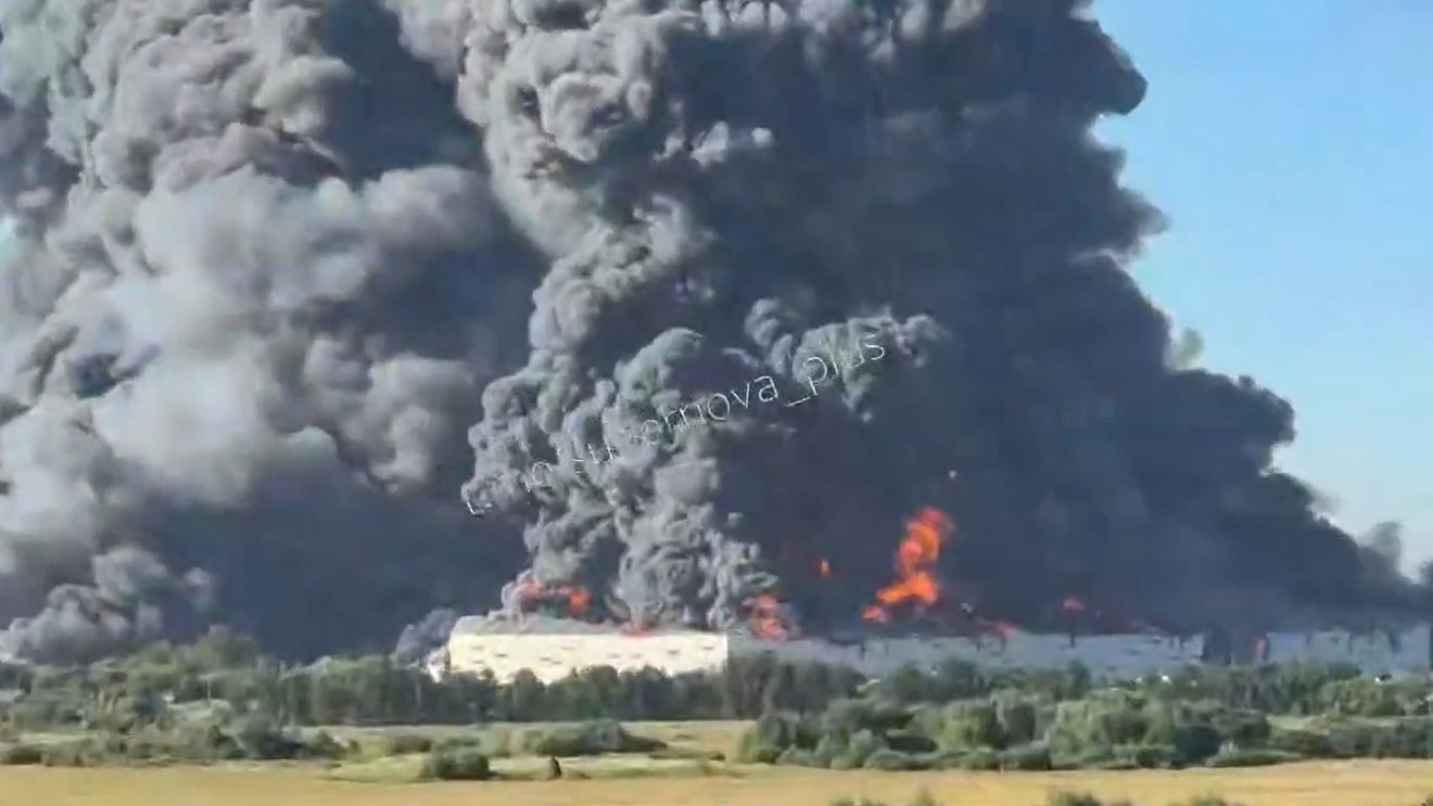 VIDEO Incendiu major la un depozit de petrol din regiunea Moscovei, în urma unui atac ucrainean cu drone