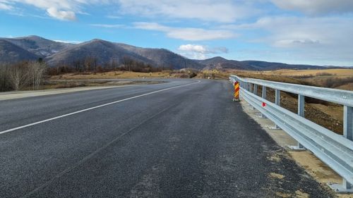 După 10 ani de la primele lucrări: CNAIR a terminat modernizarea DN 76 Deva-Oradea, şoseaua care face legătura între Autostrada A1 Sibiu - Deva şi Autostrada Transilvania