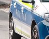 Un bărbat a murit şi trei persoane au fost rănite după ce o maşină a căzut în albia unui râu din Alba
