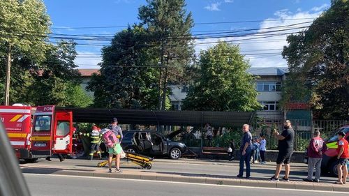 Baia Mare: Maşină scăpată de sub control, după ce şoferul a făcut stop cardio-respirator