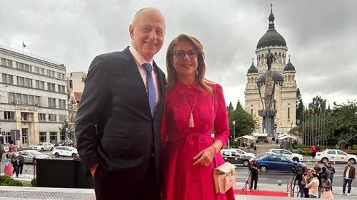 Mircea Geoană, de onomastica soției: „La mulți ani, Mihaela, dragostea mea!”