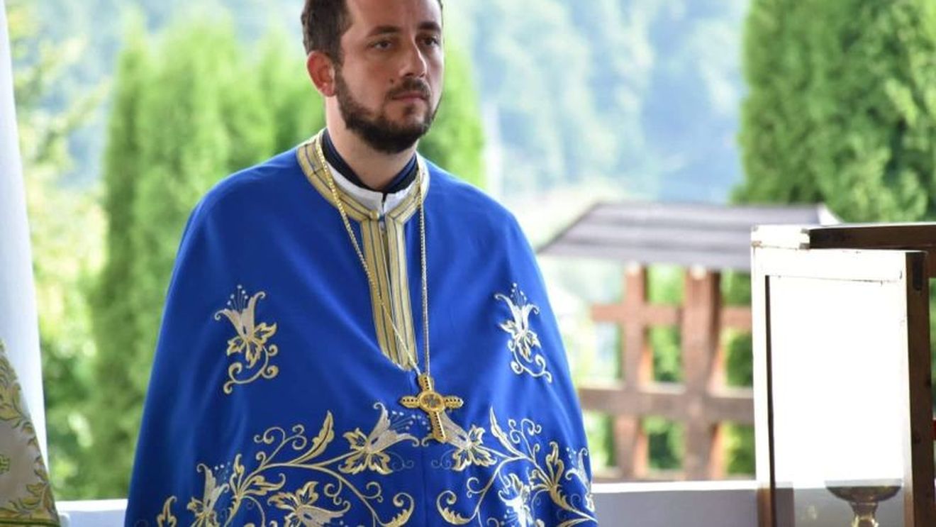 Preot din Cluj: E un trend acum să nu mai crezi în nimic. Nici în Covid, nici în vaccinuri, în medici, în specialiști / Pe cei care nu cred, i-aș invita la noi în centru să vadă la ce poate duce pe termen lung această teorie anti-vaccinare