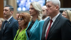 Ministrul de Interne Predoiu spune că a discutat cu omologul italian despre fugarii români: ”Fug de aplicarea legii şi găsesc portiţe legale” în Italia