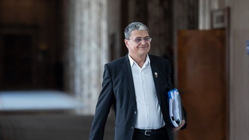 Ministrul Boloș: Avem un acord de principiu în coaliție pe un pachet de trei măsuri, privind reducerea cheltuielilor, combaterea evaziunii fiscale și ajustarea fiscală / Asumarea răspunderii se va decide până la jumătatea lunii septembrie