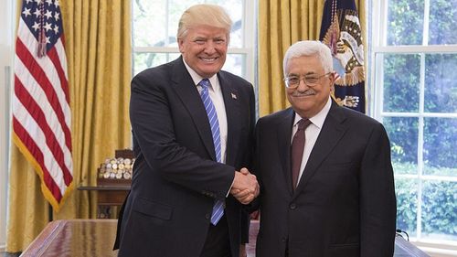 Donald Trump şi Mahmoud Abbas au discutat la telefon, a anunţat preşedinţia palestiniană
