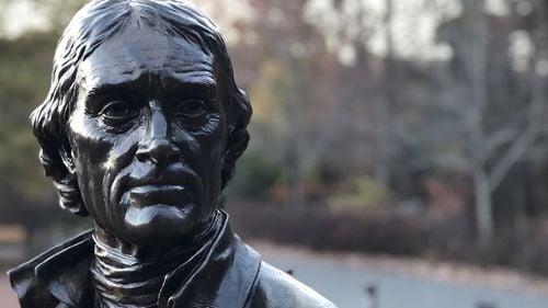 Primăria oraşului New York va retrage din instituţie o statuie a lui Thomas Jefferson din cauza trecutului sclavagist / A avut şase copii cu una dintre sclavele pe care le avea pe o plantație în Virginia