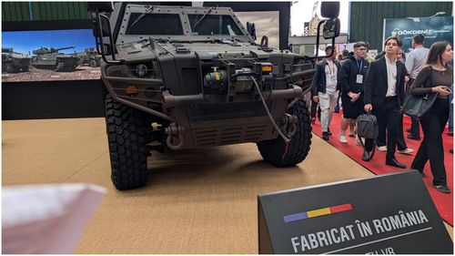 VIDEO | Turele telecomandate, UGV-uri, primul blindat Cobra produs local: Ce au expus firmele de apărare din România la BSDA 2026 - Partea a 2-a (ediție specială „Frontier Defense”)