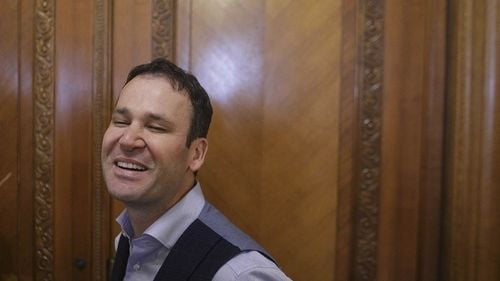 OFICIAL Parchetul General a clasat dosarul de plagiat al lui Robert Negoiță pentru că s-au prescris faptele. Dosarul, tergiversat trei ani