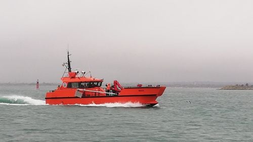 O plută de salvare cu însemne militare, găsită pe mare, în apropierea Portului Constanţa