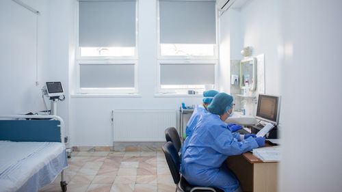 659 de cazuri noi de COVID și 9 decese în ultima zi