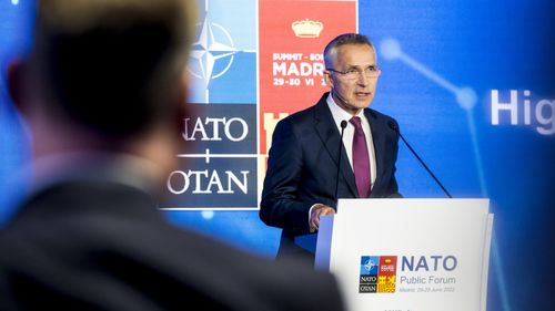 Stoltenberg: „Felul în care Rusia folosește energia ca armă de coerciție evidențiază necesitatea de a ne despărți rapid de petrolul și gazele rusești” / „Este prețul pe care trebuie să îl plătim pentru libertate”