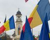 VIDEO Susținătorii lui George Simion scandează „Nicușor, demisia!” în curtea catedralei ortodoxe din Alba Iulia / Zeci de mii de participanți
