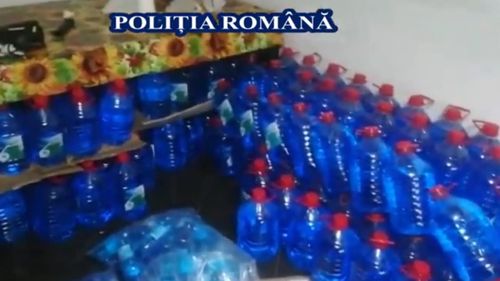 Profitorii crizei COVID- 19. Lichid de parbriz vândut drept spirt medicinal. Polițiștii au deschis 3 dosare penale