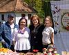 FOTO | De la socată și dulceață de trandafiri la păturată cu mac / O familie din Banat transformă florile în delicii artizanale: „Ideea a pornit de la căsuța bunicilor, pe care am moștenit-o” / „Avem peste 200 de tufe de trandafiri de dulceață”