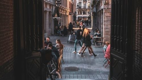 Oraşele franceze Lille şi Metz se oferă să găzduiască refugiaţi din Gaza