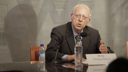 Fostul șef Mossad Ephraim Halevy a devenit membru în consiliul director al firmei Black Cube, implicată în scandalul spionării fostei șefe DNA, Laura Codruța Kovesi