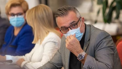 Romașcanu înlocuiește directorul Institutului Național al Patrimoniului/ Ștefan Bâlici: Nu cunosc nici motivele și nici analizele pe baza cărora este luată această decizie/ Arhitecţi şi ONG-uri cer demisia ministrului Culturii