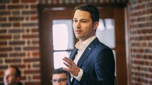 Robert Sighiartău (PNL): Ideea de lockdown după alegeri este un ”zvon aruncat de propaganda PSD”. Nu va mai fi carantină generală, carantinările locale funcționează foarte bine