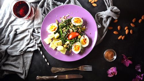 Alimentele pe care nutriționiștii le recomandă întotdeauna: hrănitoare, dau senzație de sațietate și ajută la menținerea greutății. Sunt alimente pe care le consumăm în mod curent