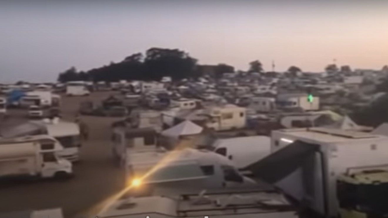 VIDEO Aproape 8.000 de tineri europeni participă la o petrecere „rave” ilegală în centrul Italiei