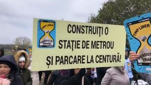 VIDEO "Vrem timp liber nu pierdut în trafic". Protest al locuitorilor din comunele Berceni şi Vidra, care cer modernizarea Centurii Sud Bucureşti