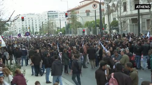 Grevă generală a salariaților din Grecia / Protestatarii s-au adunat în Piaţa Syntagma din centrul Atenei, strigând „drepturile muncitorilor sunt legea"