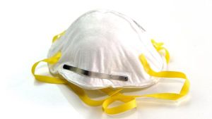 Majoritatea măștilor faciale obișnuite au o eficiență de doar 10% în interior împotriva Coronavirus. Se recomandă folosirea măștilor N95 și ventilația interioară – studiu canadian