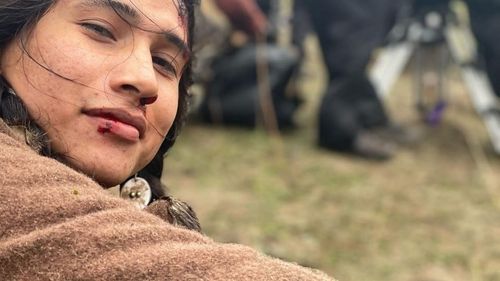 Actorul Cole Brings Plenty, în vârstă de 27 de ani, starul serialului "1923", a fost găsit mort