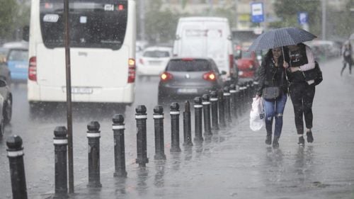 Cod galben de vijelii în toată țara până luni seară, cod portocaliu în Gorj, Vâlcea, Argeş şi Dâmboviţa